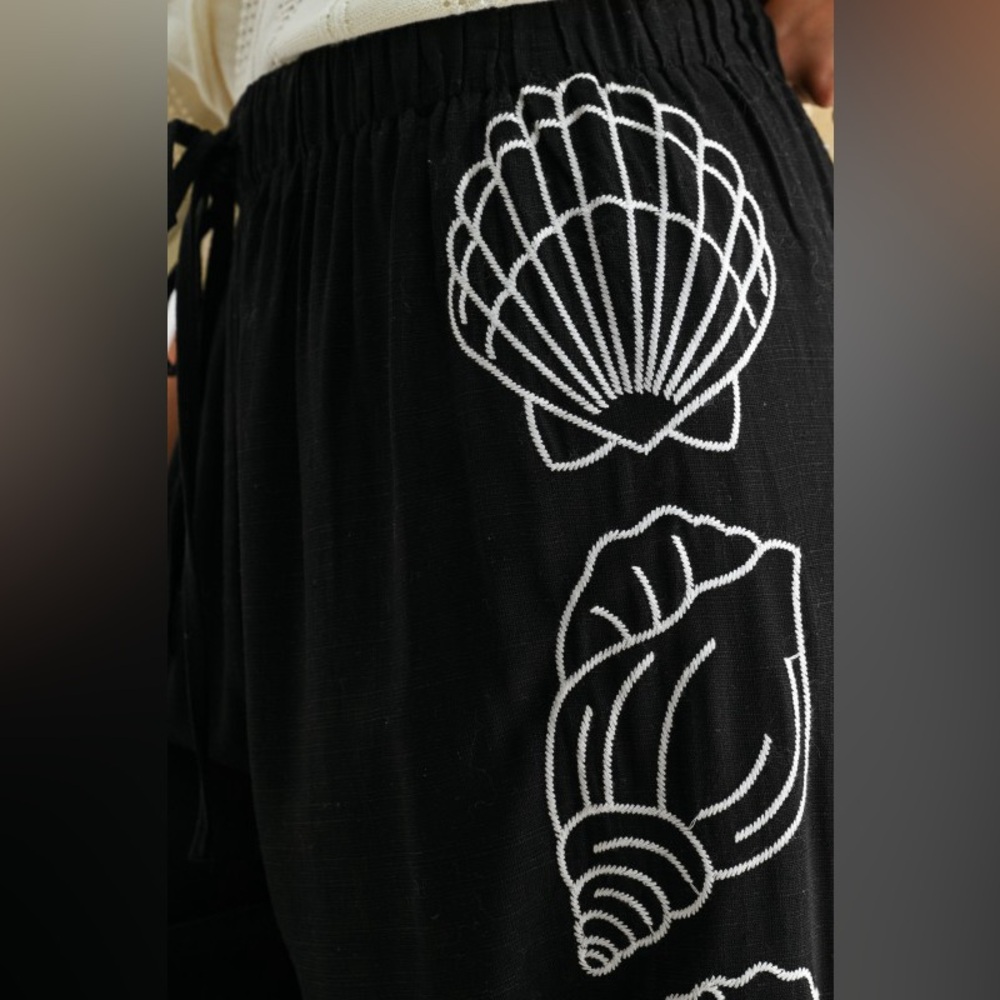 🌟SALE🌟Wide Leg Pants with White Seashell Embroidery - Picture 5 of 5